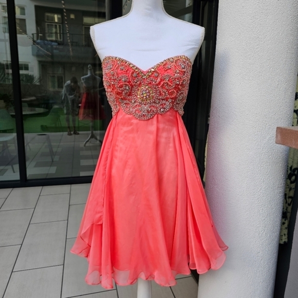 Sherri Hill ✦ Strapless Beaded Mini Dress ✦ Coral Rhinestone Prom Silhouette 8 - Picture 3 of 17